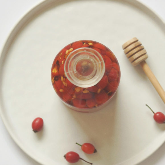 Hagebutten Rosehips Oxymel